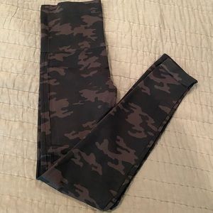 SPANX Look At Me Now Seamless Leggings